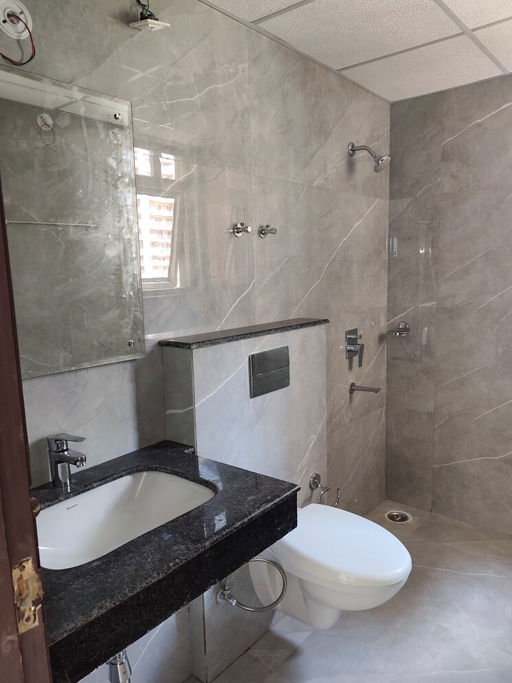 Bathroom, rishita-manhattan 3.5 Bedroom 1800 Sq.Ft. Apartment In Gomti Nagar Lucknow 8960845