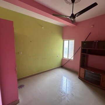 Room in 4 BHK Independent House at Kurubarahalli – for Rent