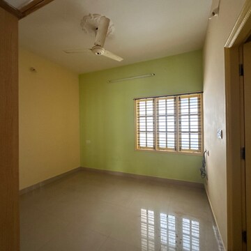 Room in 4 BHK Independent House at Kurubarahalli – for Rent