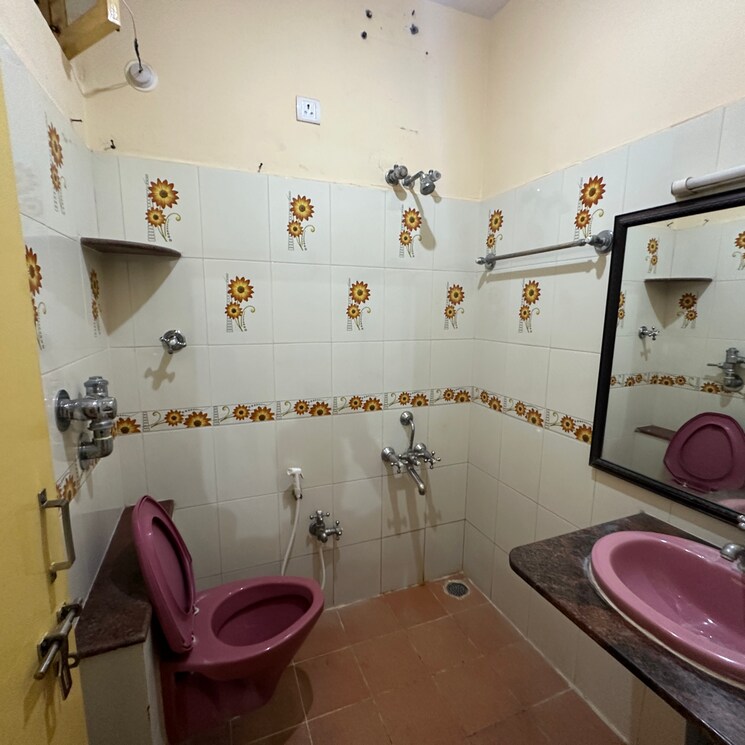 Bathroom, kurubarahalli 4 Bedroom 2000 Sq.Ft. Independent House In Kurubarahalli Bangalore 8960852