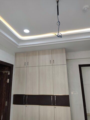 Furnished Amenities in 3.5 BHK Apartment at Rishita Manhattan, Gomti Nagar – for Rent