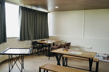 Furnished Amenities in  Pg at Senapati Bapat Road – for Rent