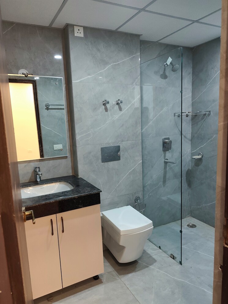 Bathroom, omaxe-the-palace 3 Bedroom 1375 Sq.Ft. Apartment In Gomti Nagar Lucknow 8960890
