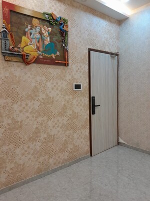 Room in 1 BHK Apartment at Shraddha Park City, Borivali East – for Sale