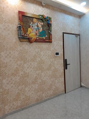 Room in 1 BHK Apartment at Shraddha Park City, Borivali East – for Sale