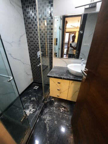 Kitchen in 3 BHK Builder Floor at Shivalik Colony – for Rent