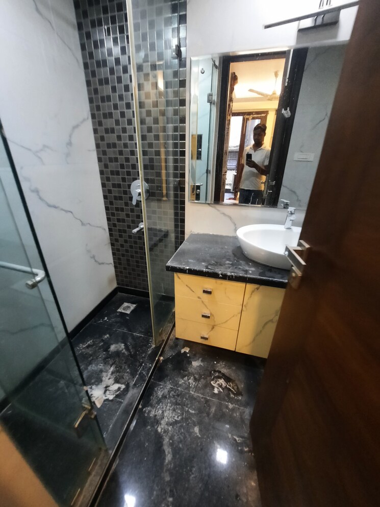 Kitchen, shivalik colony 3 Bedroom 1800 Sq.Ft. Builder Floor In Shivalik Colony Delhi 8960917