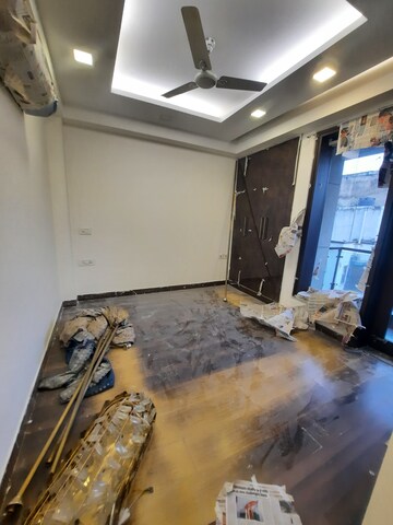 Furnished Amenities in 3 BHK Builder Floor at Shivalik Colony – for Rent