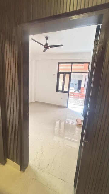 Room in 3 BHK Builder Floor at Dlf Ankur Vihar – for Sale