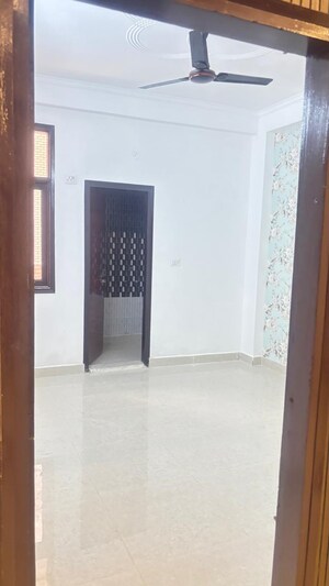 Room in 3 BHK Builder Floor at Dlf Ankur Vihar – for Sale