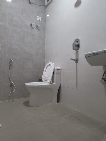 Bathroom in 1 RK Builder Floor at Sarita Vihar – for Rent