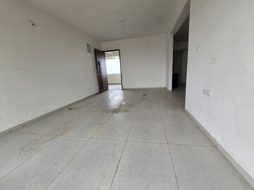 Room in 3 BHK Apartment at Sama Savli Road – for Sale
