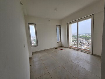 Room in 3 BHK Apartment at Sama Savli Road – for Sale
