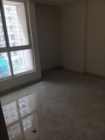 1 BHK Apartment For Rent in Lodha Amara, Kolshet Road