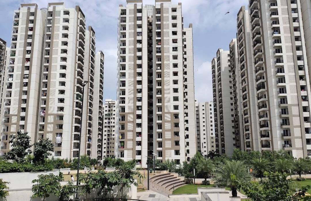 3 BHK Apartment For Rent in Cybercity Rainbow Vistas Rock Gardens