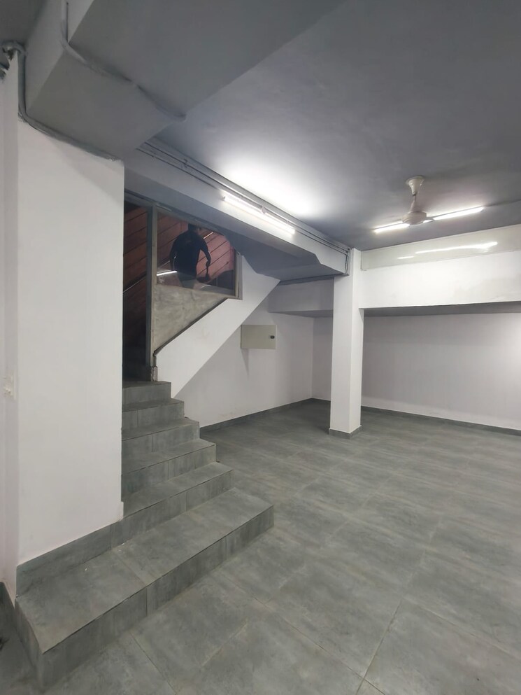 Room, greater kailash i Commercial Office Space 1000 Sq.Ft. In Greater Kailash I Delhi 8961077