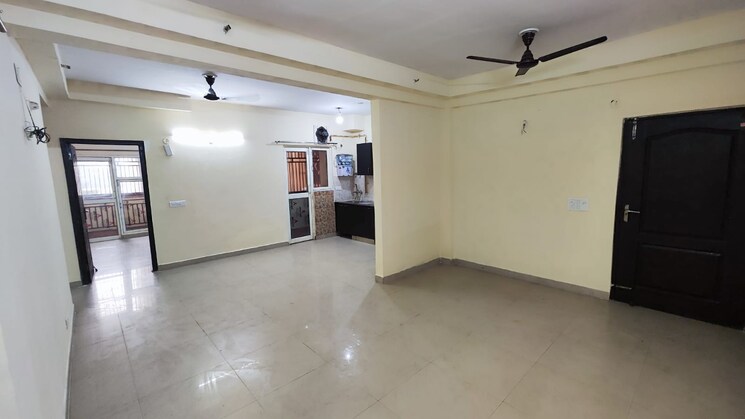 Room, aims-golf-city 3 Bedroom 1350 Sq.Ft. Apartment In Sector 75 Noida 8961089