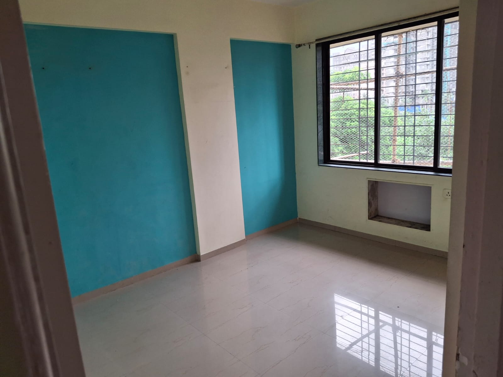 2 BHK + Pooja Room 600 Sq.Ft. Apartment in Sai Dham Complex Kandivali