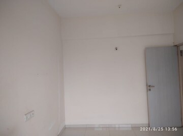 Room in 3 BHK Apartment at Garodia Girivan Paramjyoti, Ghatkopar East – for Rent