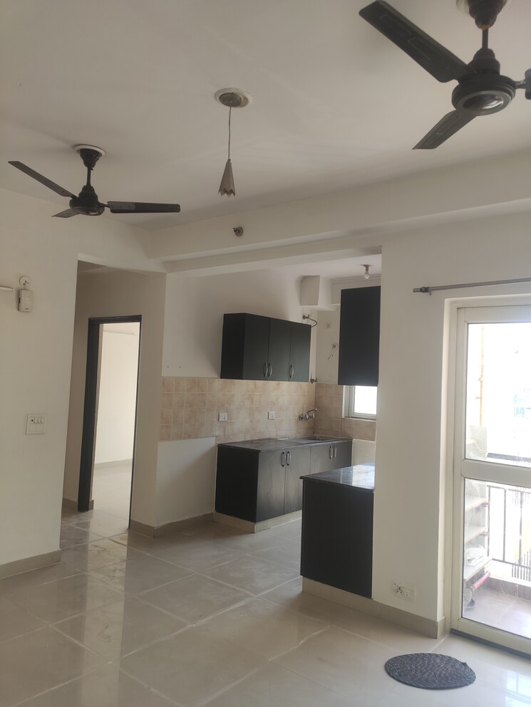 Team Area, aims-golf-city 2 Bedroom 950 Sq.Ft. Apartment In Sector 75 Noida 8961128