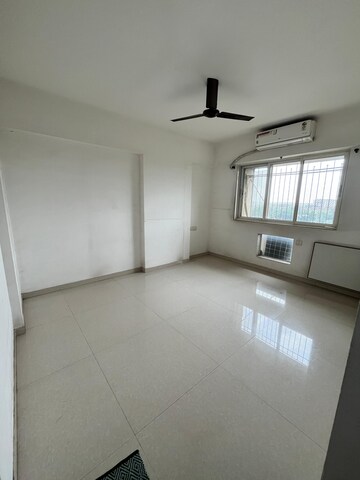 Room in 3 BHK Apartment at Neelkanth Valley 1, Ghatkopar East – for Rent
