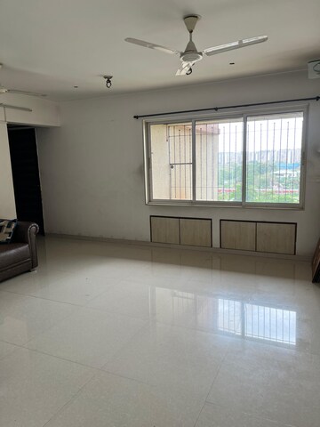 Room in 3 BHK Apartment at Neelkanth Valley 1, Ghatkopar East – for Rent