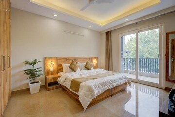Bedroom in 3 BHK Builder Floor at Safdarjung Enclave – for Rent