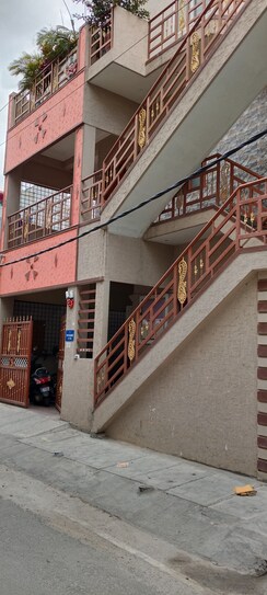 6 BHK + Pooja Room,Servant Room Independent House For Sale in Horamavu