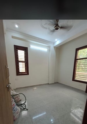 Room in 3 BHK Apartment at Shree Vardhman Victoria, Sector 70 – for Sale