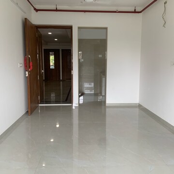 Room in 3 BHK Apartment at Shraddha Elite, Poisar – for Rent