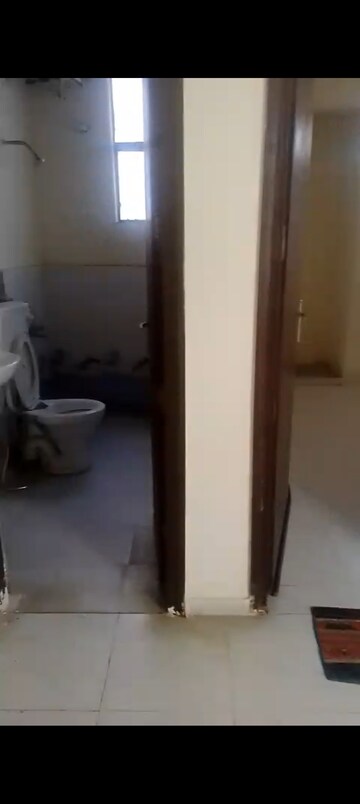 Bathroom in 1 BHK Apartment at Omaxe Srishti And Sanskriti, Gomti Nagar – for Rent