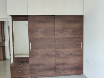 Room in 2.5 BHK Apartment at Mantri Webcity, Hennur – for Rent