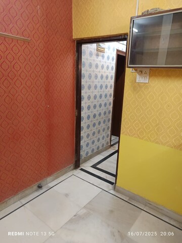 Room in 2 BHK Apartment at Kamla Airbus, Andheri East – for Rent