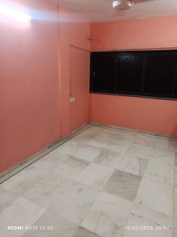 Room in 2 BHK Apartment at Kamla Airbus, Andheri East – for Rent