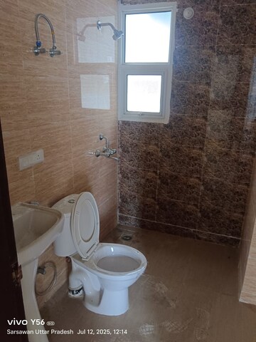 Bathroom in 3 BHK Apartment at Omaxe R2, Gomti Nagar – for Rent
