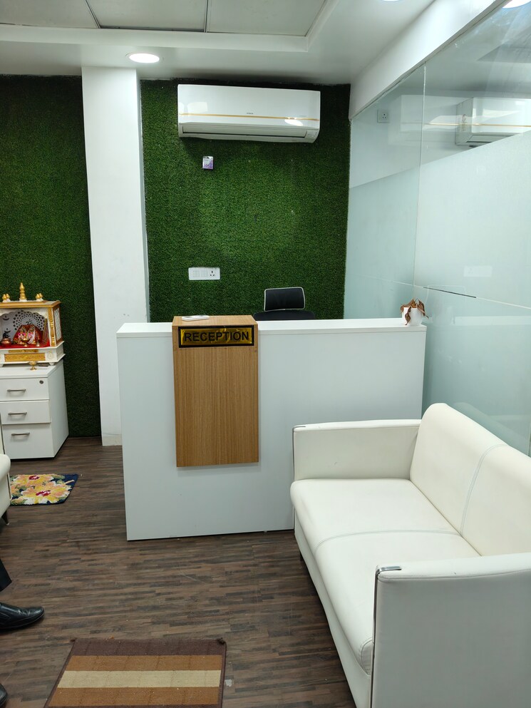 Bathroom, sector 63 Commercial Office Space 2000 Sq.Ft. In Sector 63 Noida 8961328