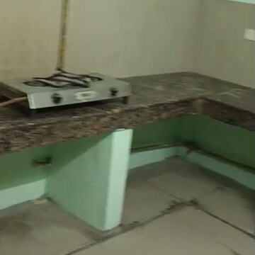 Kitchen in 2 BHK Independent House at RWA Apartments Sector 40, Sector 40 – for Rent