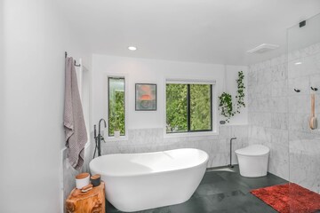 Bathroom in 4 BHK Apartment at Piramal Mahalaxmi, Mahalaxmi – for Sale