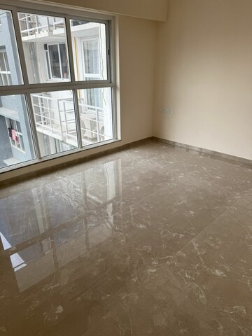 Room in 3 BHK Apartment at LnT Realty Emerald Isle, Powai – for Rent