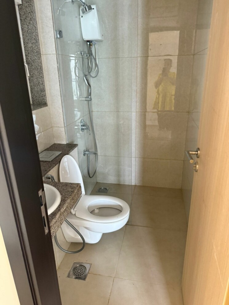 Bathroom, lnt-realty-emerald-isle 3 Bedroom 990 Sq.Ft. Apartment In Powai Mumbai 8961370