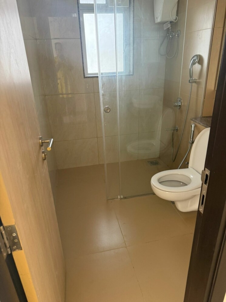 Bathroom, lnt-realty-emerald-isle 3 Bedroom 990 Sq.Ft. Apartment In Powai Mumbai 8961370