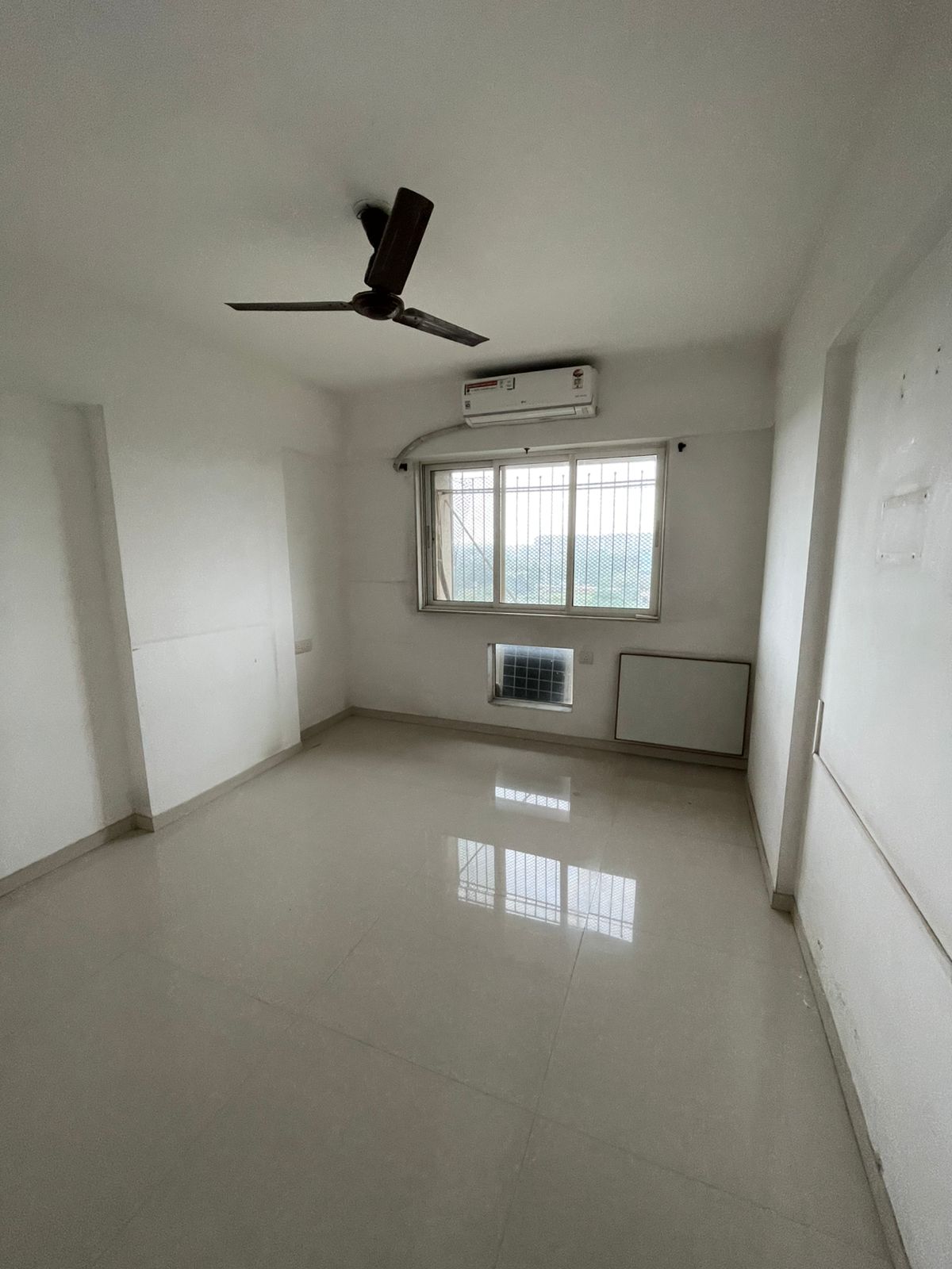 3 BHK Apartment For Rent in Tilak Nagar Building