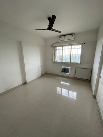 Room in 3 BHK Apartment at Tilak Nagar Building, Tilak Nagar – for Rent