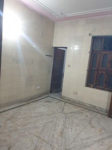 Room in 3 BHK Independent House at Sector 16 – for Rent