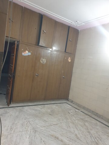 Room in 3 BHK Independent House at Sector 16 – for Rent