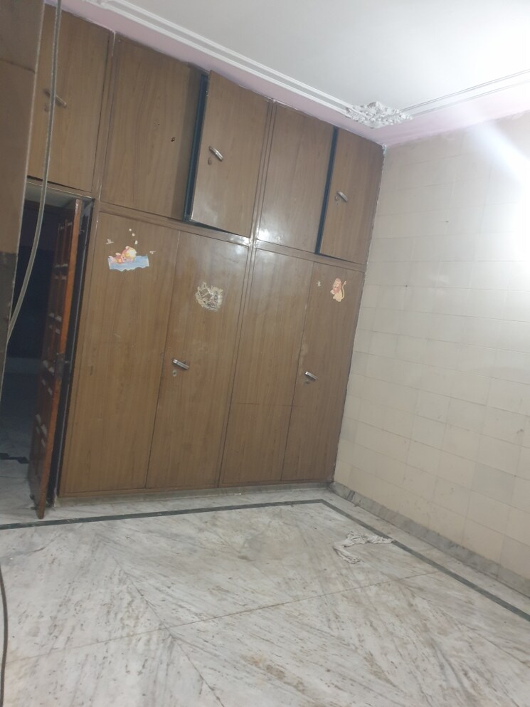 Room, sector 16 3 Bedroom 1850 Sq.Ft. Independent House In Sector 16 Faridabad 8961447