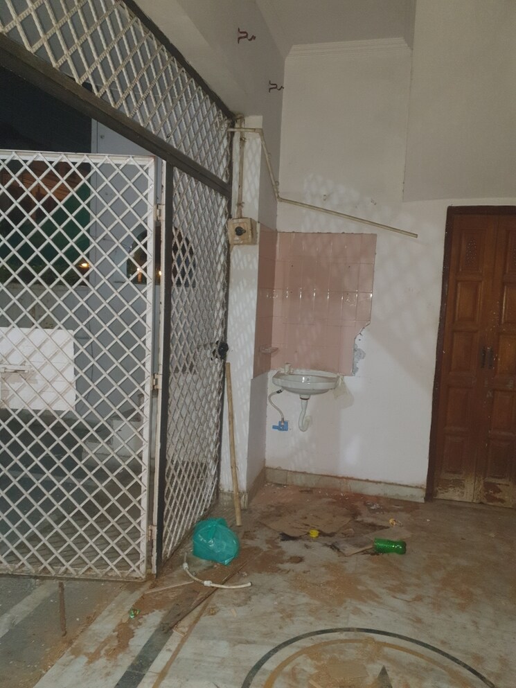 Bathroom, sector 16 3 Bedroom 1850 Sq.Ft. Independent House In Sector 16 Faridabad 8961447