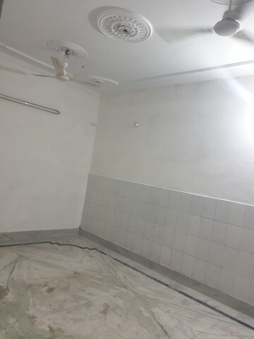 Room in 3 BHK Independent House at Sector 16 – for Rent