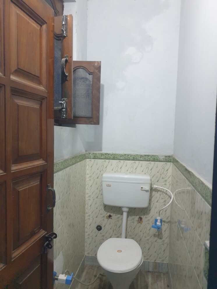 Bathroom, sector 16 3 Bedroom 1850 Sq.Ft. Independent House In Sector 16 Faridabad 8961447