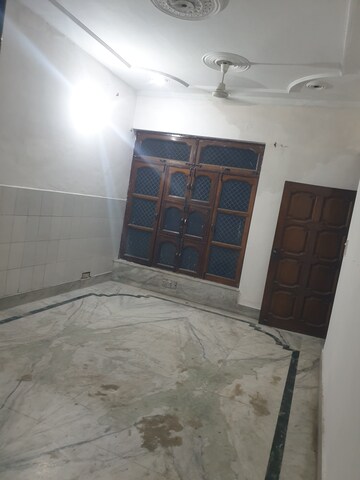 Room in 3 BHK Independent House at Sector 16 – for Rent